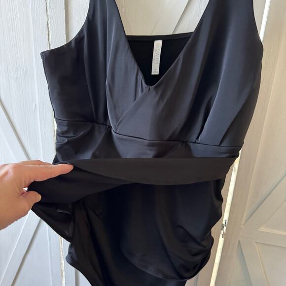 NWT Lane Bryant Cacique Black No-Wire Pleated Swim One-Piece Size 30 - Picture 10 of 12